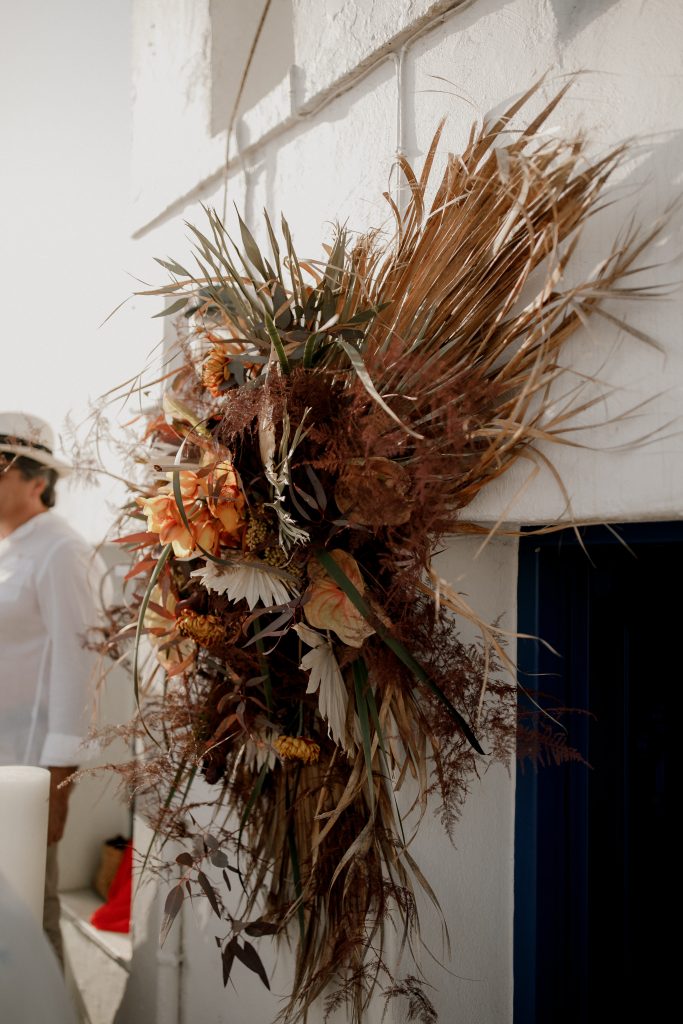 White On Black Studio 0722 (1)