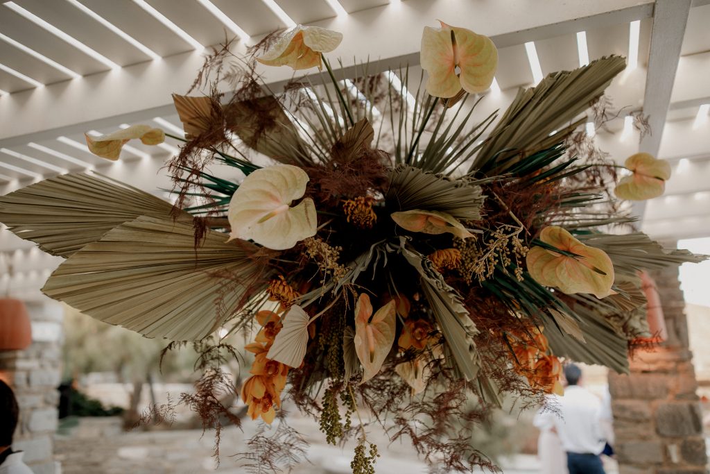 White On Black Studio 1009 (1)